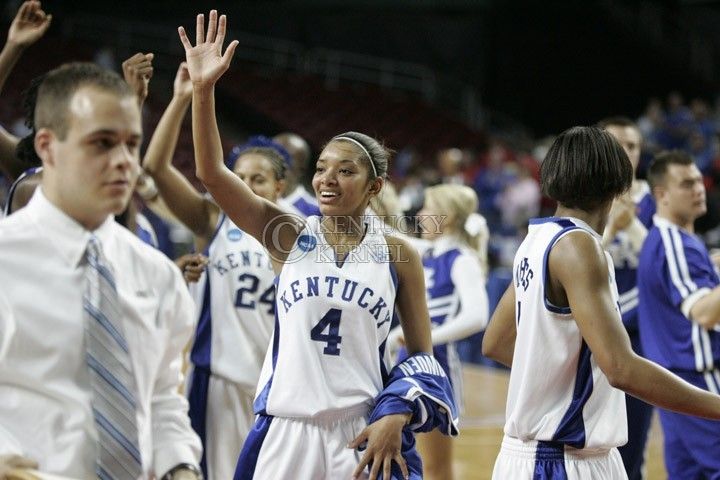 The+Kentucky+Womens+basketball+team+waves+to+fans+after+defeating+the+Liberty+Flames+in+the+first+round+of+NCAA+tournament+play+at+Freedom+Hall+on+Saturday%2C+March+20%2C+2010.+Photo+by+Scott+Hannigan