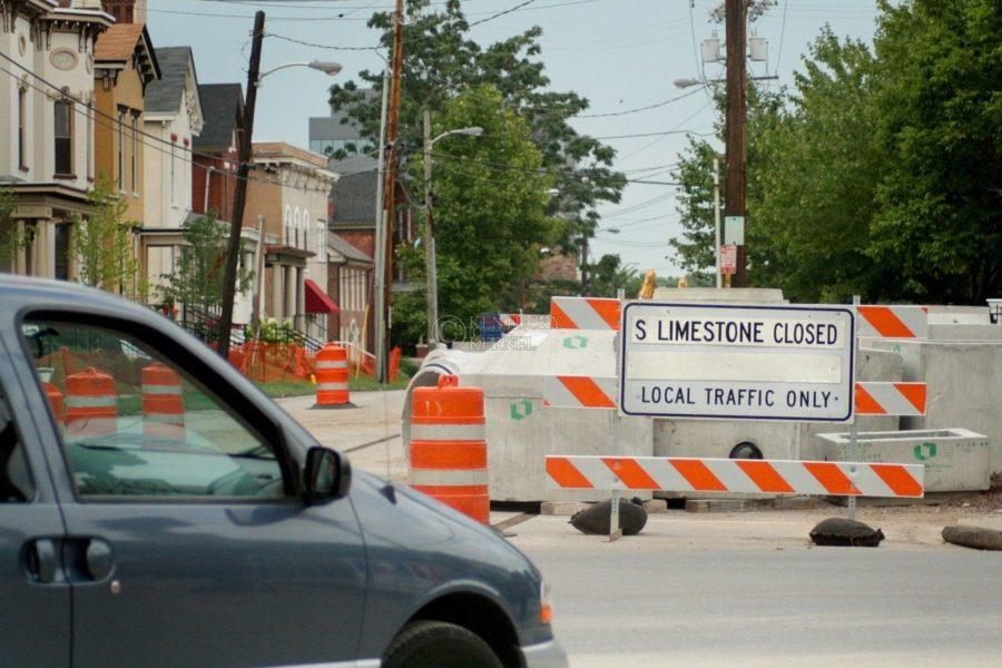 The+intersection+at+South+Limestone+and+High+streets+closed+Thursday.+Construction+for+Limestone+is+going+according+to+plan.+Photo+by+LeeAlan+Yates