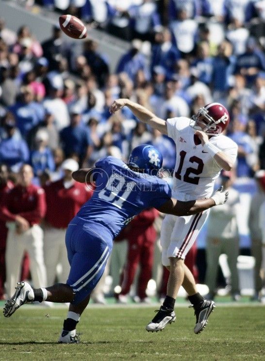 Senior+defensive+tackle+Corey+Peters+sacs+Alabamas+quarterback+Greg+McElroy+in+the+first+half+of+Alabamas+38-20+win+over+Kentucky+on+Saturday%2C+Oct.+3%2C+2009.+Photo+by+Britney+McIntosh