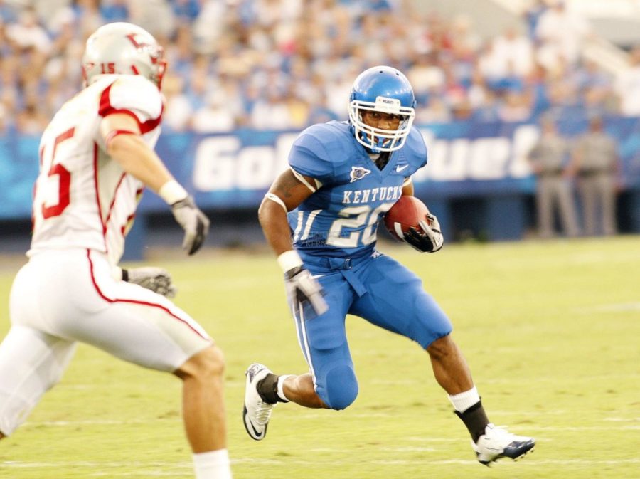 in the first half of the UK vs WKU home game on Saturday, September 11, 2010. Photo by Brandon Goodwin