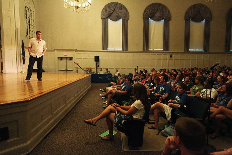 UK+Mens+basketball+head+coach+John+Calipari+talks+about+his+book+in+Memorial+Hall+Wednesday+evening.+Photo+by+Brittany+McIntosh