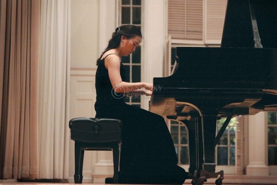 Seunghee+Lee+performs+her+Carnegie+Hall+Preview+Recital+in+Memorial+Hall+Sunday+night.+Lee+will+make+her+New+York+Debut+in+Carnegie+Halls+Weill+Recital+Hall+on+December+1st.+Photo+by+Scott+Hannigan