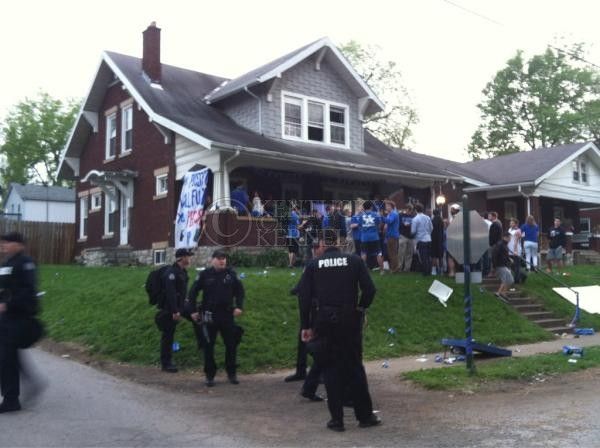 police on State Street during UK-Louisville Final Four game.