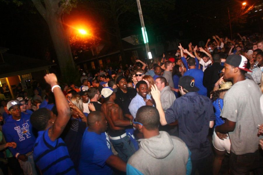 Fans+celebrate+on+State+St.+after+UK+wins+the+National+Championship.+Photo+by+Scott+Hannigan