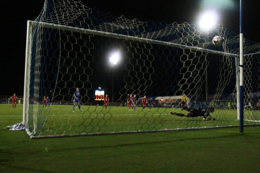 Junior+forward+Arin+Gilliland+scores+from+a+penalty+kick+against+Louisville+at+UK+Soccer+Complex+in+Lexington%2C+Ky.%2C+on+Friday%2C+Sept.+6%2C+2013.+Photo+by+Tom+Hurley