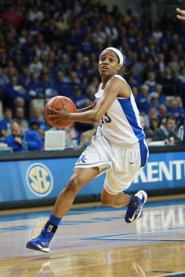 UK+guard+Bria+Goss+dribbles+the+ball+during+the+first+half+of+the+UK+vs.+Tennessee+at+Memorial+Coliseum+in+Lexington%2C+Ky.%2C+on+Sunday%2C+March+3%2C+2013.+Photo+by+Emily+Wuetcher