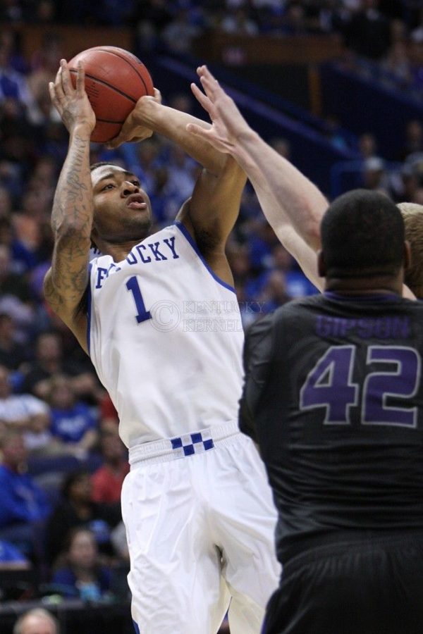 Kentucky+guard%2Fforward+James+Young+%281%29+shoots+the+ball+during+the+NCAA+Tournament+vs.+Kansas+State+at+the+Scottrade+Center+in+St.+Louis%2C+Mo.%2C+on+Friday%2C+March+21%2C+2014.+Photo+by+Emily+Wuetcher