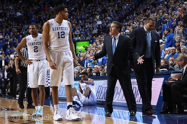 UK+head+coach+John+Calipari+talks+with+forward+Karl-Anthony+Towns+during+UK+vs.+Ole+Miss+at+Rupp+Arena+in+Lexington%2C+Ky.%2C+on+Tuesday%2C+January+6%2C+2016.+Photo+by+Emily+Wuetcher