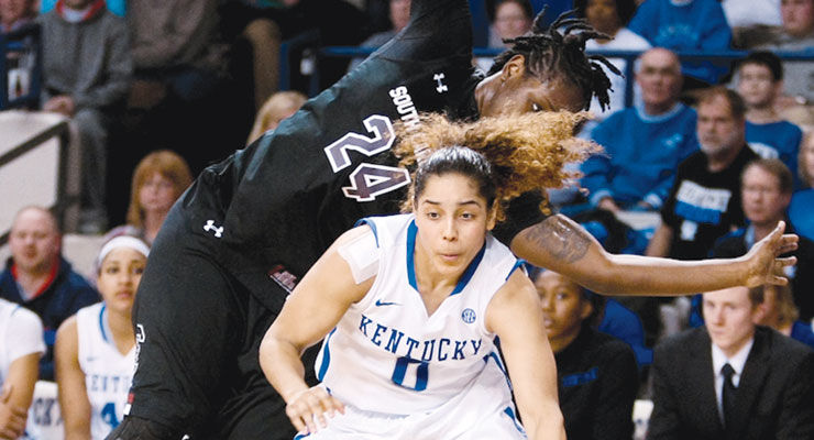Kentucky+guard+Jennifer+ONeill+drives+to+the+basket+during+the+second+half+of+the+UK+vs.+South+Carolina+at+Memorial+Coliseum+in+Lexington+%2C+Ky.%2C+on+Sunday%2C+March+1%2C+2015.+Photo+by+Jonathan+Krueger