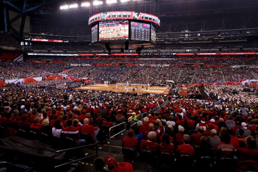 Packed+Arena+to+watch+Michigan+State+and+Duke+play+at+Lucas+Oil+Stadium+on+Saturday%2C+April+4%2C+2015+in+Indianapolis+%2C+IN.+Photo+by+Jonathan+Krueger