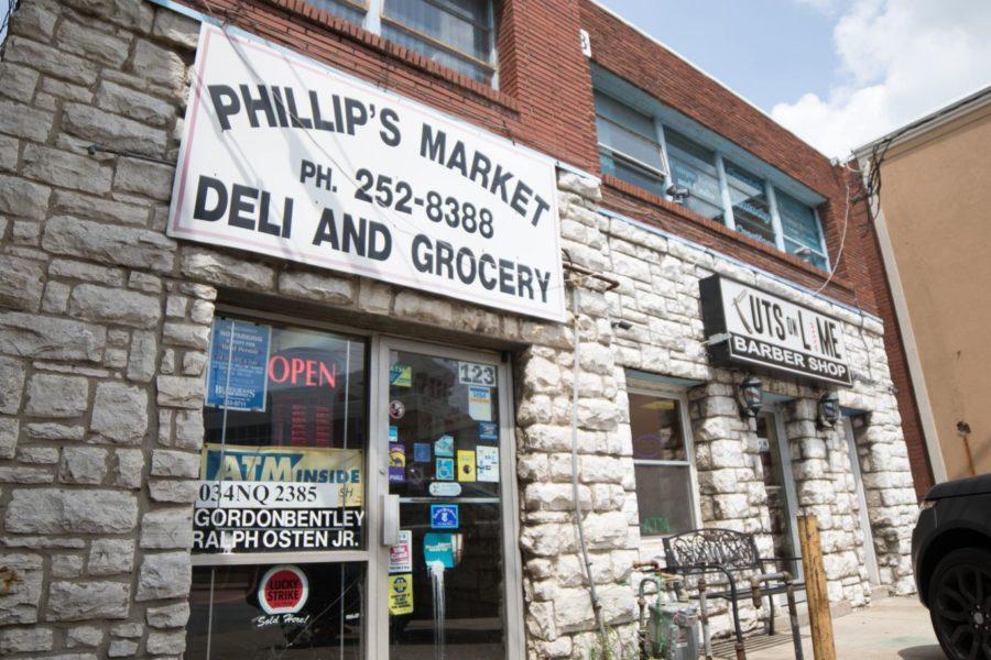 %E2%80%8BThe+front+entrance+of+the+Philips+Market+deli+and+grocery+store+on+South+Limestone+across+the+street+from+Gatton+College+of+Business.+Photo+by+Marcus+Dorsey