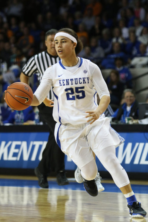 Guard Makayla Epps led the Cats with 16 points and seven rebounds. Photo by Hunter Mitchell | Staff
