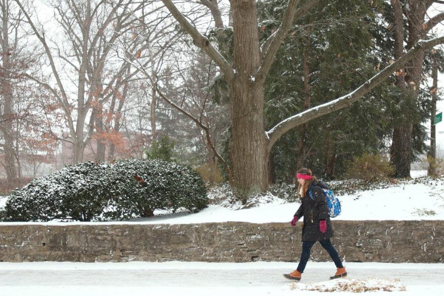 A+student+walks+to+class+after+the+first+snowfall+on+campus+of+2016+on+Wednesday%2C+January%2C+20%2C+2015+in+Lexington%2C+KY.