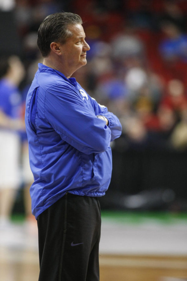 Head+coach+John+Calipari+overlooks+the+team+during+open+practice+prior+to+the+first+round+of+the+NCCA+tournament+at+Wells+Fargo+Arena+on+March+16%2C+2016+in+Des+Moines%2C+Iowa.+Photo+by+Taylor+Pence