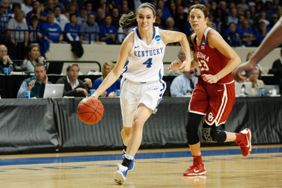 Guard Maci Morris (4) drives the ball down the court during the game against the Oklahoma Sooners on Monday, March 21, 2016 in Lexington, Ky. Photo by Hunter Mitchell | Staff