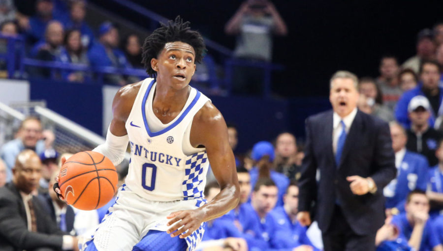 Freshman guard DeAaron Fox dribbles down the court and focuses on the basket during the game against UT Martin at Rupp Arena on Friday, November 25, 2016 in Lexington, Ky. Kentucky won 111-76. Photo by Lydia Emeric | Staff 