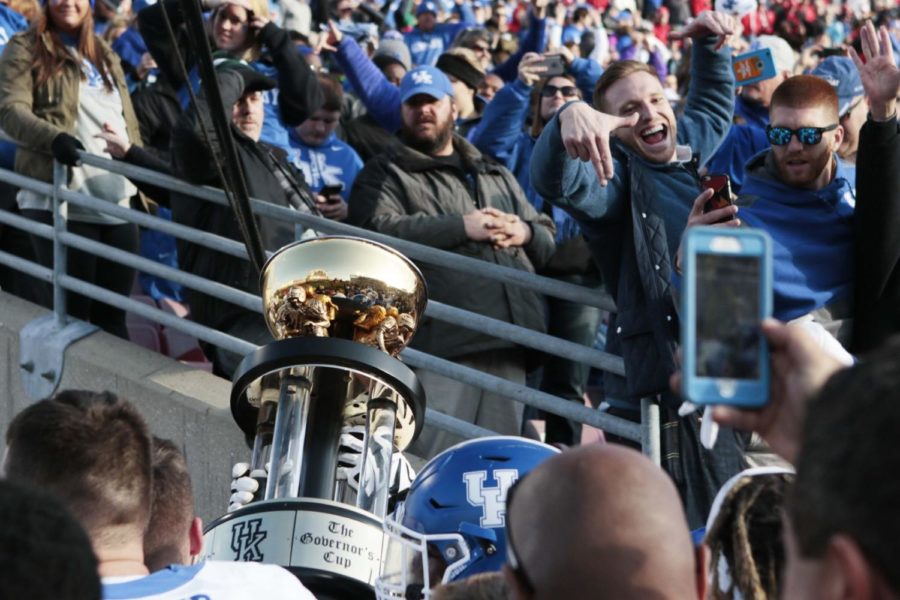 Kentucky defeats Louisville, 41-38, and wins the Governors Cup for the first time since 2010 on Saturday, November 26, 2016 in Lexington, Ky. Photo by Hunter Mitchell | Staff