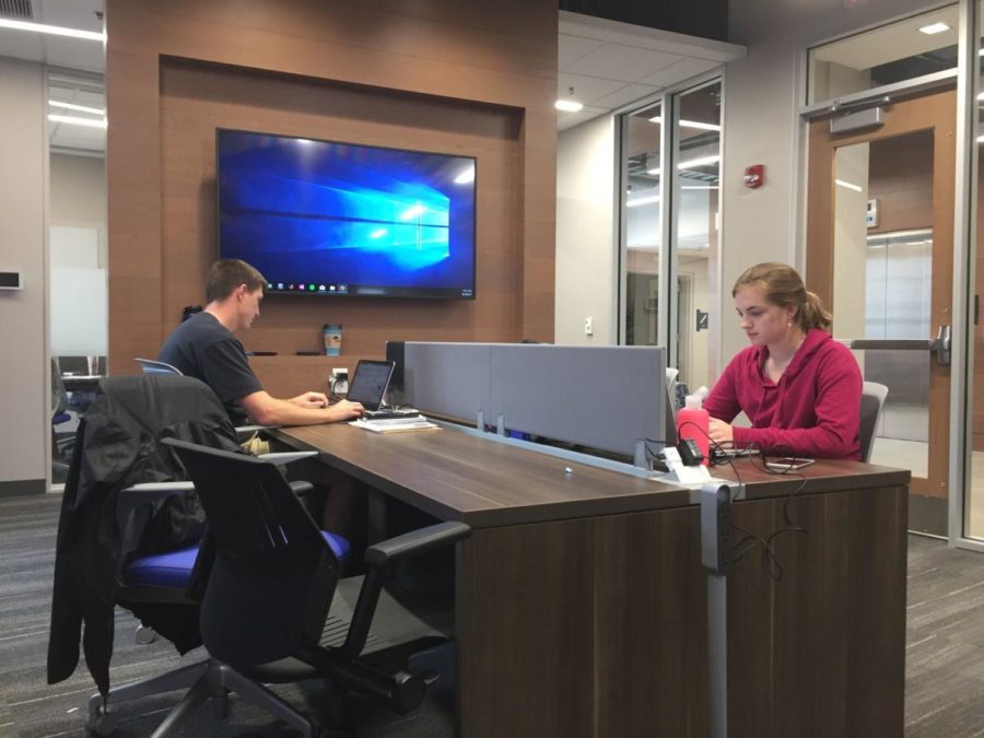 Senior Electrical Engineering majors Cole Richardson and Sarah Cusick are already taking advantage of the new James and Gay Hardymon Center for Student Success located in Anderson Tower on the University of Kentucky campus in Lexington, Kentucky on Tuesday, Sept. 19, 2017. Kaitlyn Gumm | Staff