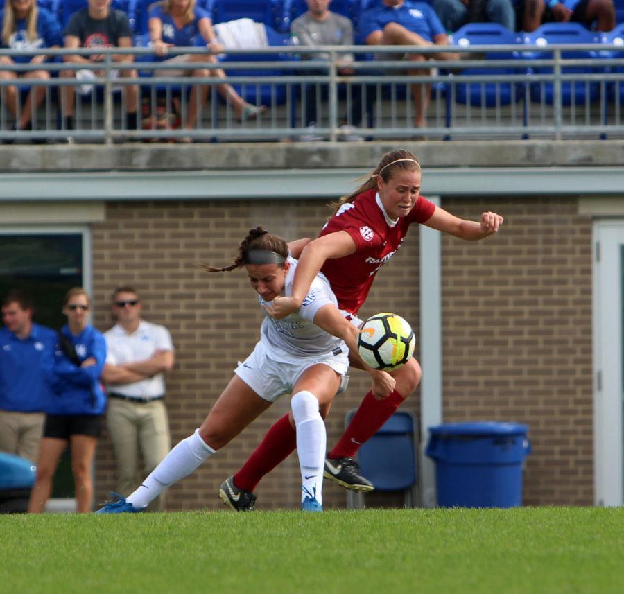 Sophomore+midfielder+Gina+Crosetti+hustles+after+the+ball+during+the+game+against+the+University+of+Arkansas+on+Sunday%2C+October+22%2C+2017+in+Lexington%2C+Ky.+The+cats+lost+2+to+0.+Photo+by+Kaitlyn+Gumm%7C+Staff