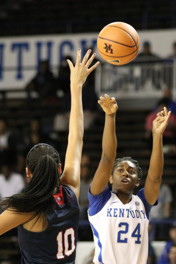 Kentucky guard #24 Taylor Murray takes a shot during the game against Southern Indiana on Sunday, November 5, 2017 in Lexington, Ky. Photo by Chase Phillips | Staff