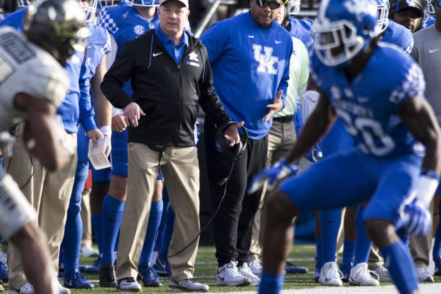Head+coach+Mark+Stoops+of+the+Kentucky+Wildcats+watches+the+Cats+score+a+touchdown+during+the+game+against+Vanderbilt+University+on+Saturday%2C+November+11%2C+2017+in+Nashville%2C+Tennessee.+Kentucky+won+44+to+21.+Photo+by+Arden+Barnes+%7C+Staff