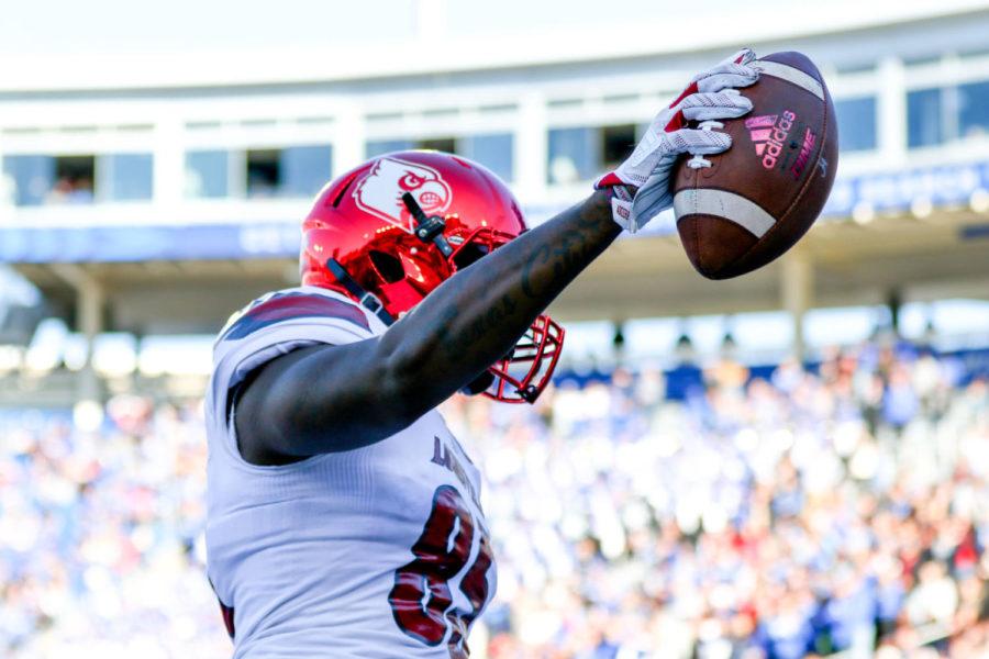 Louisville+Cardinals+tight+end+Jordan+Davis+%2885%29+celebrates+after+scoring+a+touchdown+during+the+Governors+Cup+game+against+Kentucky+at+Kroger+Field+on+Saturday%2C+November+25%2C+2017+in+Lexington%2C+Kentucky.+Louisville+won+44-17.+Photo+by+Arden+Barnes+%7C+Staff
