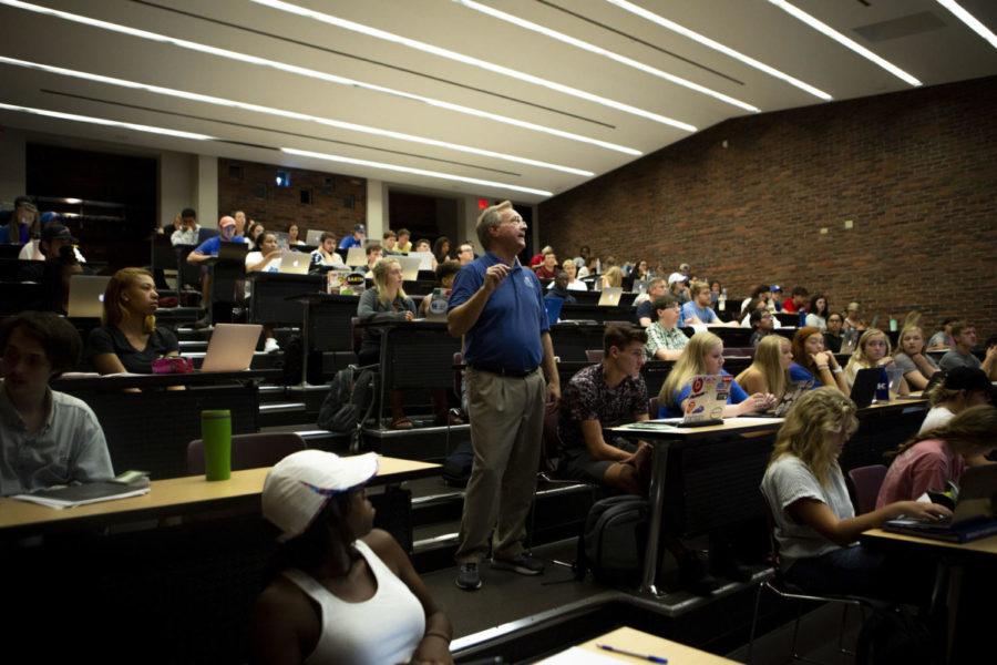 Professor Buck Ryan teaches his Journalism 101 class in White Hall on Wednesday, August 29, 2018 in Lexington, Kentucky. Photo by Arden Barnes | Staff