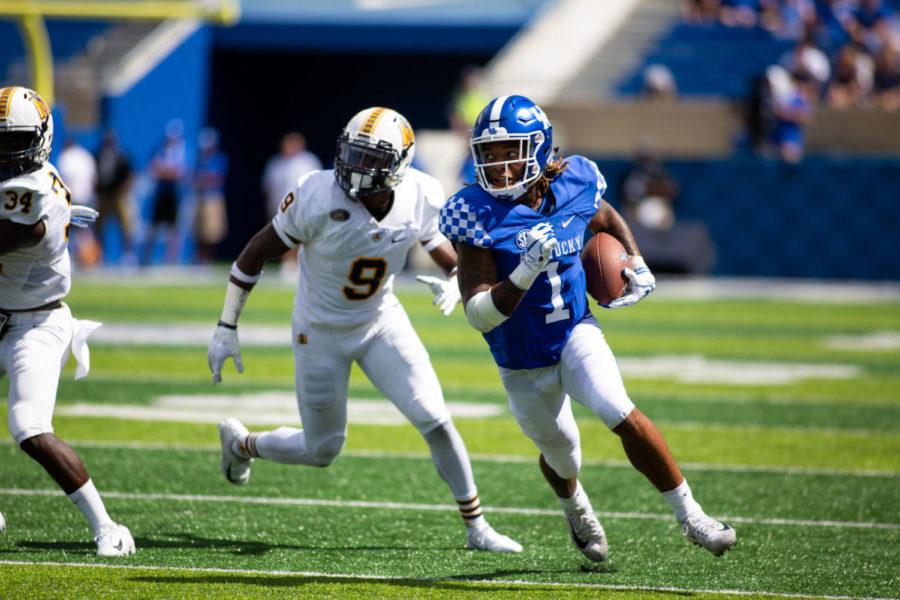 Kentucky+Wildcats+wide+receiver+Lynn+Bowden+Jr.+%281%29+carries+the+ball+during+the+game+against+Murray+State+on+Saturday%2C+Sept.+15%2C+2018%2C+in+Lexington%2C+Kentucky.+Kentucky+defeated+Murray+48-10.+Photo+by+Jordan+Prather+%7C+Staff