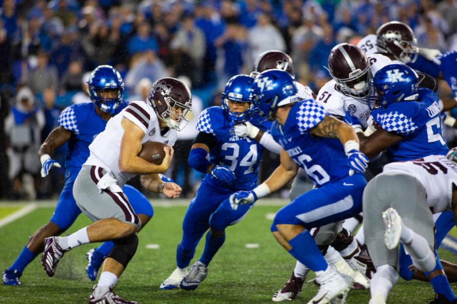 The Kentucky Wildcats defense goes after a Mississippi State ball carrier during the game on Saturday, Sept. 22, 2018, in Lexington, Kentucky. Photo by Jordan Prather | Staff
