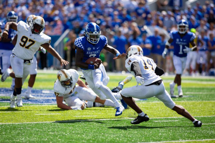 Kentucky+Wildcats+quarterback+Terry+Wilson+%283%29+carries+the+ball+towards+the+end+zone+during+the+game+against+Murray+State+on+Saturday%2C+Sept.+15%2C+2018%2C+in+Lexington%2C+Kentucky.+Kentucky+defeated+Murray+48-10.+Photo+by+Jordan+Prather+%7C+Staff