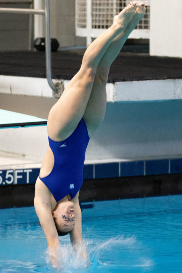 A+UK+diver+hitting+the+water.+University+of+Kentuckys+Swim+and+Dive+had+a+meet+with+LSU+on+Tuesday%2C+October+23%2C+2018+at+Lancaster+Aquatic+Center+in+Lexington%2C+Kentucky.+Photo+by+Michael+Clubb+%7C+Staff