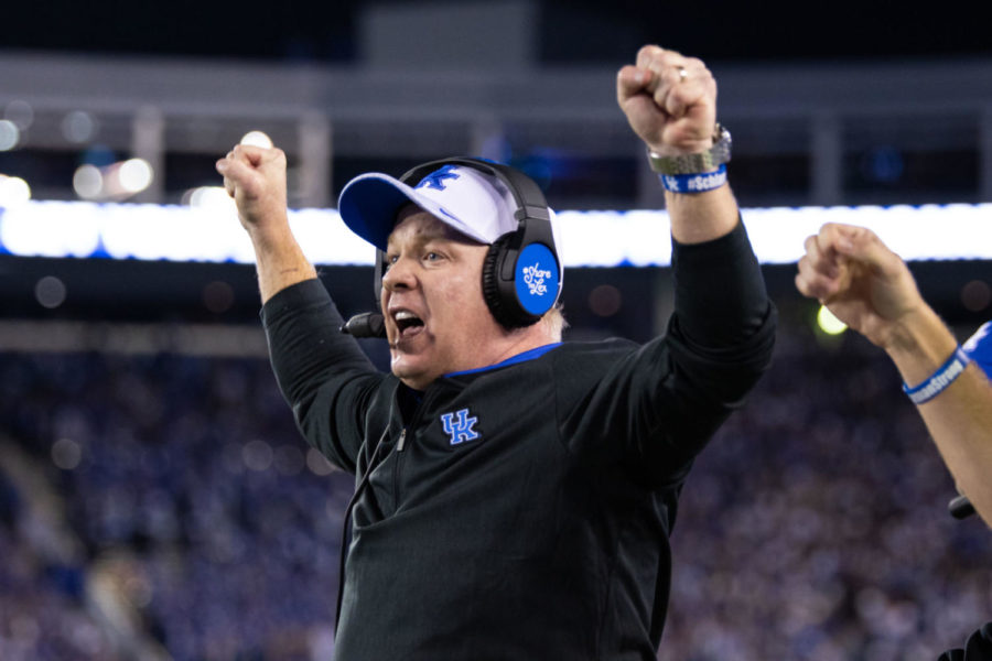 Kentucky+Wildcats+head+coach+Mark+Stoops+yells+to+his+players+during+the+game+against+South+Carolina+on+Saturday%2C+Sept.+29%2C+2018%2C+in+Lexington%2C+Kentucky.+Kentucky+defeated+South+Carolina+24+to+10.+Photo+by+Jordan+Prather+%7C+Staff