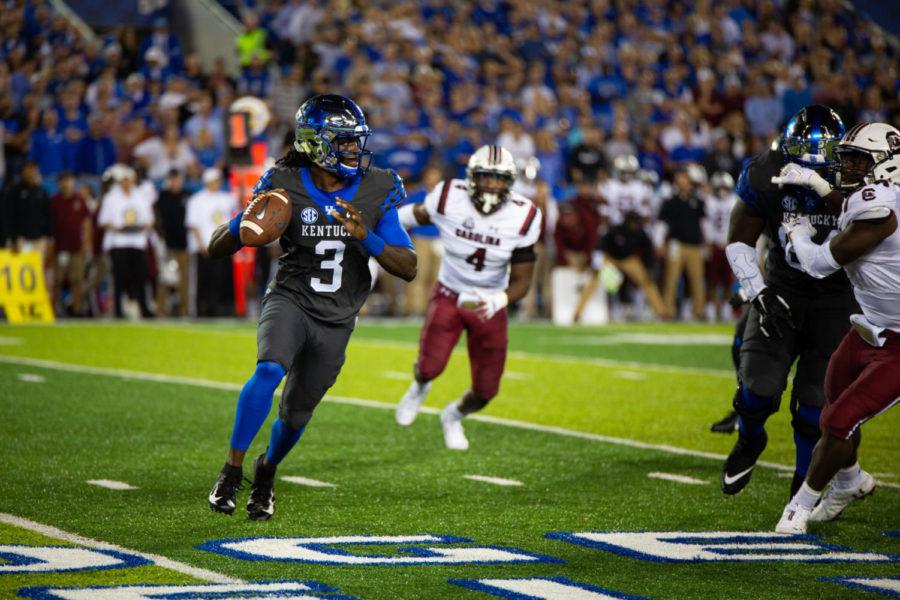 Kentucky Wildcats quarterback Terry Wilson (3) looks for an open receiver during the game against South Carolina on Saturday, Sept. 29, 2018, in Lexington, Kentucky. Kentucky defeated South Carolina 24 to 10. Photo by Jordan Prather | Staff