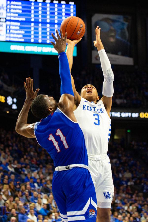 Kentucky+freshman+guard+Keldon+Johnson+shoots+over+a+defender+during+the+game+against+Tennessee+State+on+Friday%2C+Nov.+23%2C+2018%2C+at+Rupp+Arena+in+Lexington%2C+Kentucky.+Photo+by+Jordan+Prather+%7C+Staff