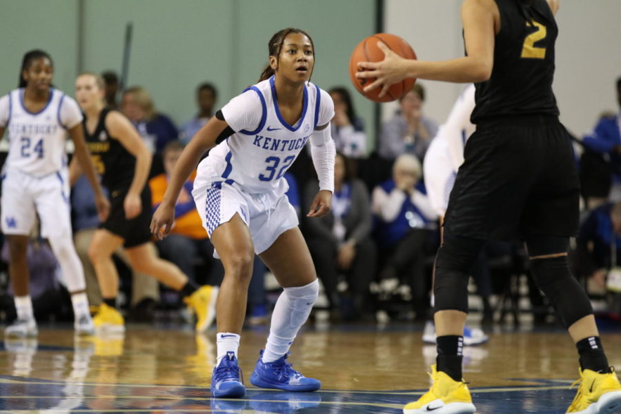 Junior Jaida Roper defends during the game against Mizzou on Thursday, January 24, 2019 in Lexington, Ky. Photo by Chase Phillips | Staff