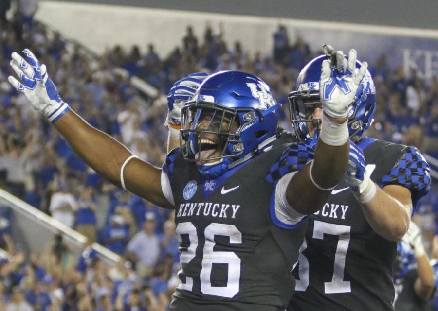 Benny+Snell+celebrates+his+touchdown+during+the+Wildcats+game+against+the+South+Carolina+Gamecocks+at+Commonwealth+Stadium+on+September+24%2C+2016+in+Lexington%2C+Kentucky.