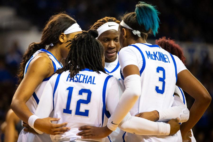 The+Kentucky+womens+basketball+team+huddles+up+during+the+game+against+Texas+A%26amp%3BM+on+Thursday%2C+Feb.+28%2C+2019%2C+at+Memorial+Coliseum+in+Lexington%2C+Kentucky.+Kentucky+lost+62-55.+Photo+by+Jordan+Prather+%7C+Staff