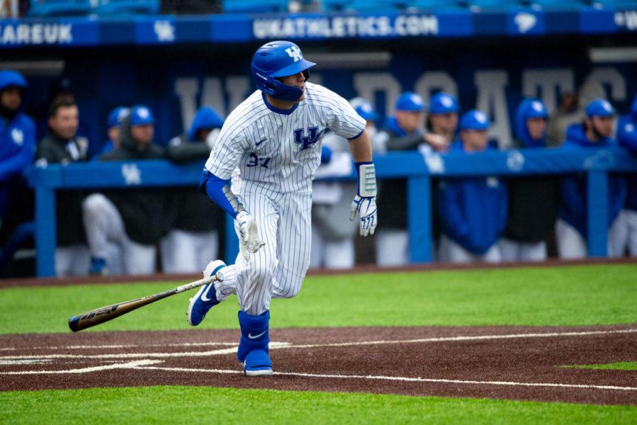 Kentucky+sophomore+Cam+Hill+drops+his+bat+and+runs+to+first+base+during+the+game+against+Canisius+College+on+Friday%2C+Mar.+1%2C+2019%2C+at+Kentucky+Proud+Park+in+Lexington%2C+Kentucky.+Photo+by+Jordan+Prather+%7C+Staff