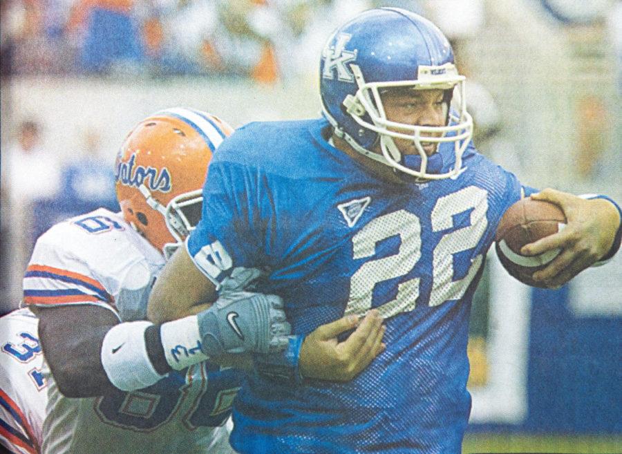 Kentucky quarterback Jared Lorenzen carries the ball during the game against Florida on Saturday, Sept. 27, 2003, in Lexington, Kentucky. Florida won the game 24-21. File Photo