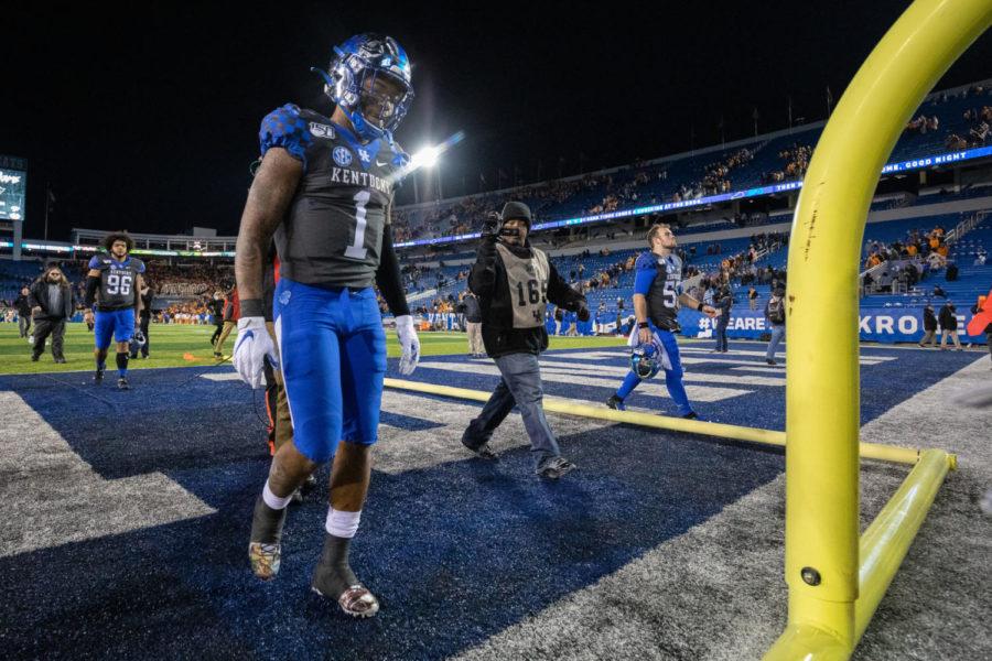 Kentucky+Wildcats+quarterback+Lynn+Bowden+Jr.+%281%29+walks+off+of+the+field+after+the+Kentucky+vs.+Tennessee+football+game+on+Saturday%2C+Nov.+9%2C+2019%2C+at+Kroger+Field+in+Lexington%2C+Kentucky.+UK+lost+17-13.+Photo+by+Michael+Clubb+%7C+Staff