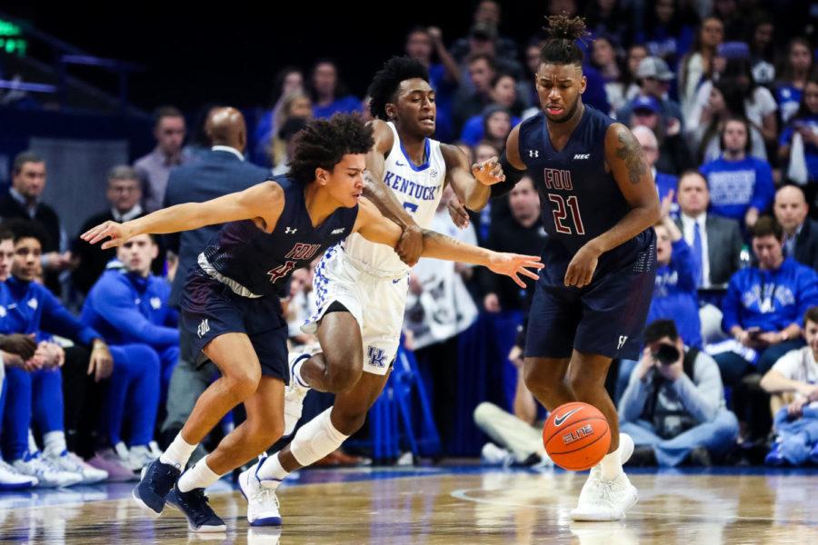 Kentucky+sophomore+guard+Immanuel+Quickley+fights+for+the+ball+during+the+UK+vs+Fairleigh+Dickinson+Knights+game+on+Saturday%2C+Dec.+7%2C+2019%2C+at+Rupp+Arena+in+Lexington%2C+Kentucky.+Photo+by+Michael+Clubb+%7C+Staff
