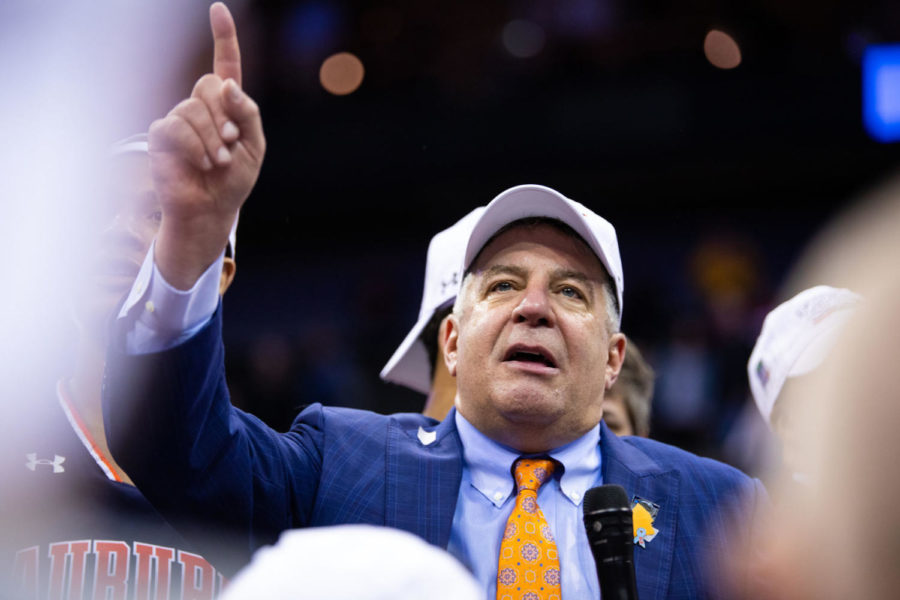 Auburn+head+coach+Bruce+Pearl+talks+to+the+crowd+following+the+teams+win+against+Kentucky+in+the+NCAA+tournament+Elite+Eight+on+Sunday%2C+March+31%2C+2019%2C+at+the+Sprint+Center+in+Kansas+City%2C+Missouri.+Kentucky+was+defeated+by+Auburn+77-71+in+overtime.+Photo+by+Jordan+Prather+%7C+Staff