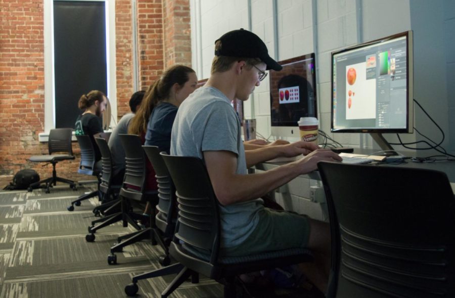 Students use University of Kentucky computers to complete classwork on Tuesday, Sept. 4, 2018, in the School of Arts and Visual Studies building in Lexington, Kentucky. Photo by Eddie Justice | Staff