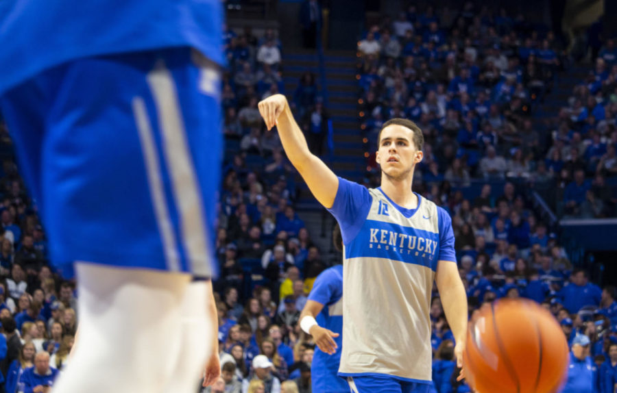 Junior+guard+Brad+Calipari+passes+the+ball+during+the+Blue-White+game+at+Rupp+Arena+on+Sunday+10+21%2C+2018+in+Lexington%2C+Kentucky.+Photo+by+Olivia+Beach+%7C+Staff