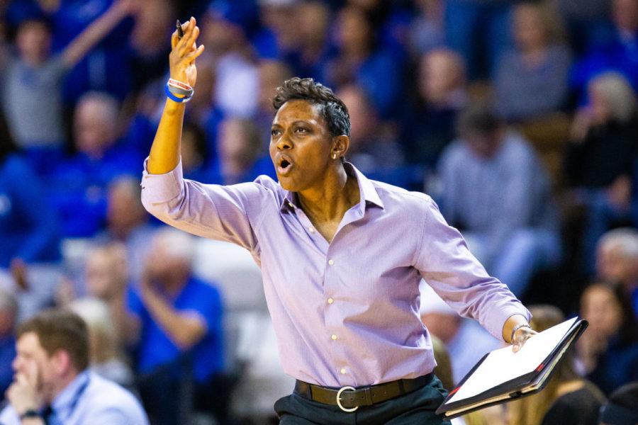 Kentucky+assistant+coach+Niya+Butts+waves+for+the+crowd+to+cheer+during+the+game+against+Tennessee+on+Sunday%2C+Jan.+5%2C+2020%2C+at+Memorial+Coliseum+in+Lexington%2C+Kentucky.+Kentucky+won+80-76.+Photo+by+Jordan+Prather+%7C+Staff