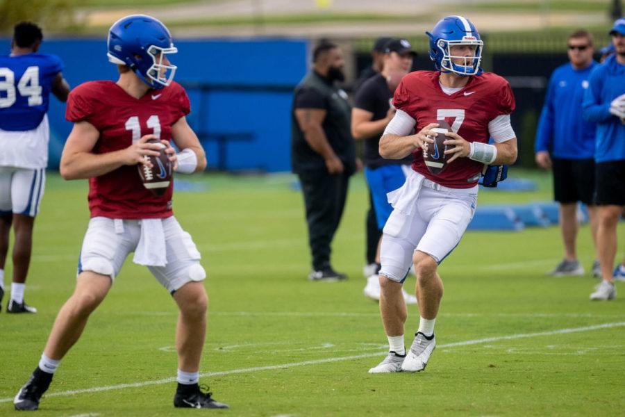Kentucky+quarterback+Will+Levis+%287%29+looks+for+an+open+receiver+during+an+open+practice+in+Lexington%2C+Ky.%2C+Tuesday%2C+Aug.+17%2C+2021.+%28AP+Photo%2FMichael+Clubb%29
