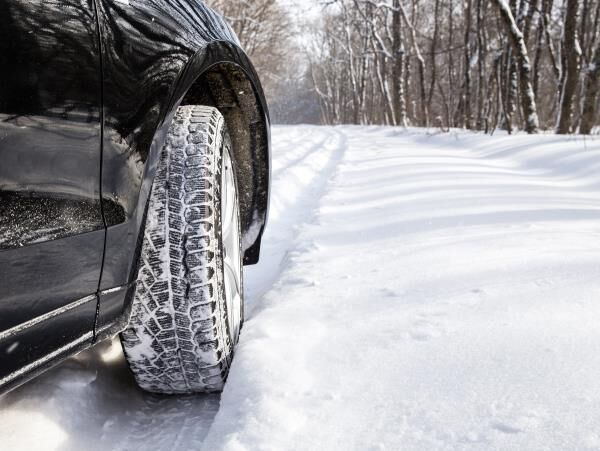 Driving in a Winter Wonderland: 5 Safety Tips
