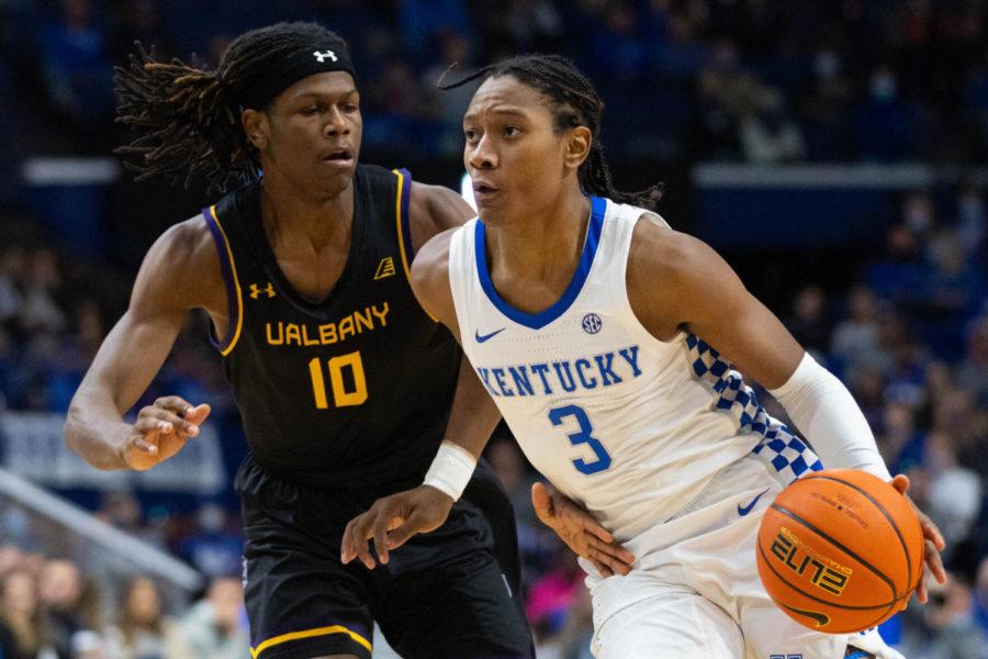 Kentucky+Wildcats+guard+TyTy+Washington+Jr.+%283%29+drives+the+ball+into+the+paint+during+the+UK+vs.+Albany+men%E2%80%99s+basketball+game+on+Monday%2C+Nov.+22%2C+2021%2C+at+Rupp+Arena+in+Lexington%2C+Kentucky.+UK+won+86-61.+Photo+by+Michael+Clubb+%7C+Staff