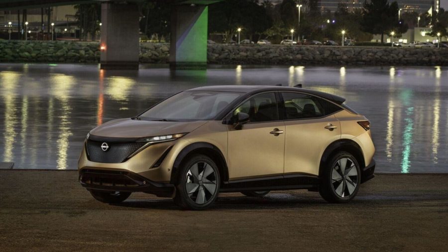 When+it+arrives+next+year%2C+the+Nissan+Ariya+all-electric+crossover+will+be+sold+via+online+reservation+rather+than+through+the+automakers+franchised+dealer+network.+%28Nissan%29