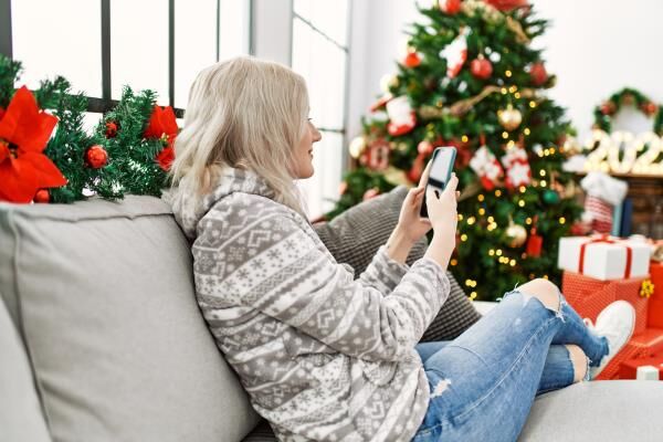 Texting Your Season’s Greetings and Gratitude this Holiday Season